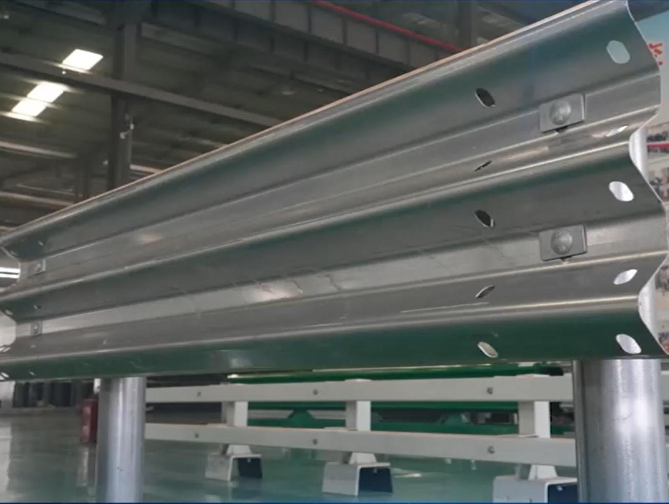 高强锌铝镁无损提升波形梁护栏