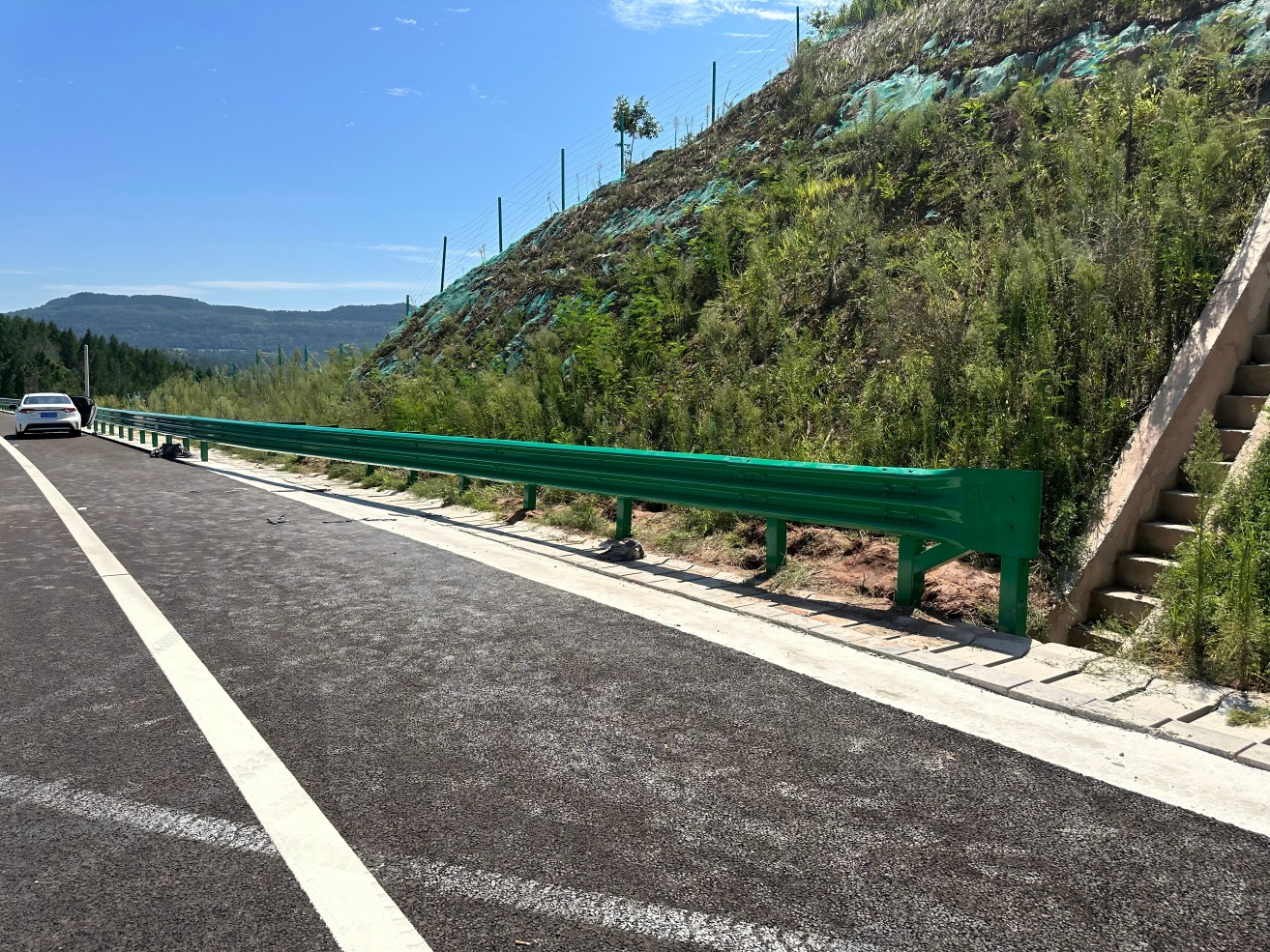 跨边沟护栏外展端头