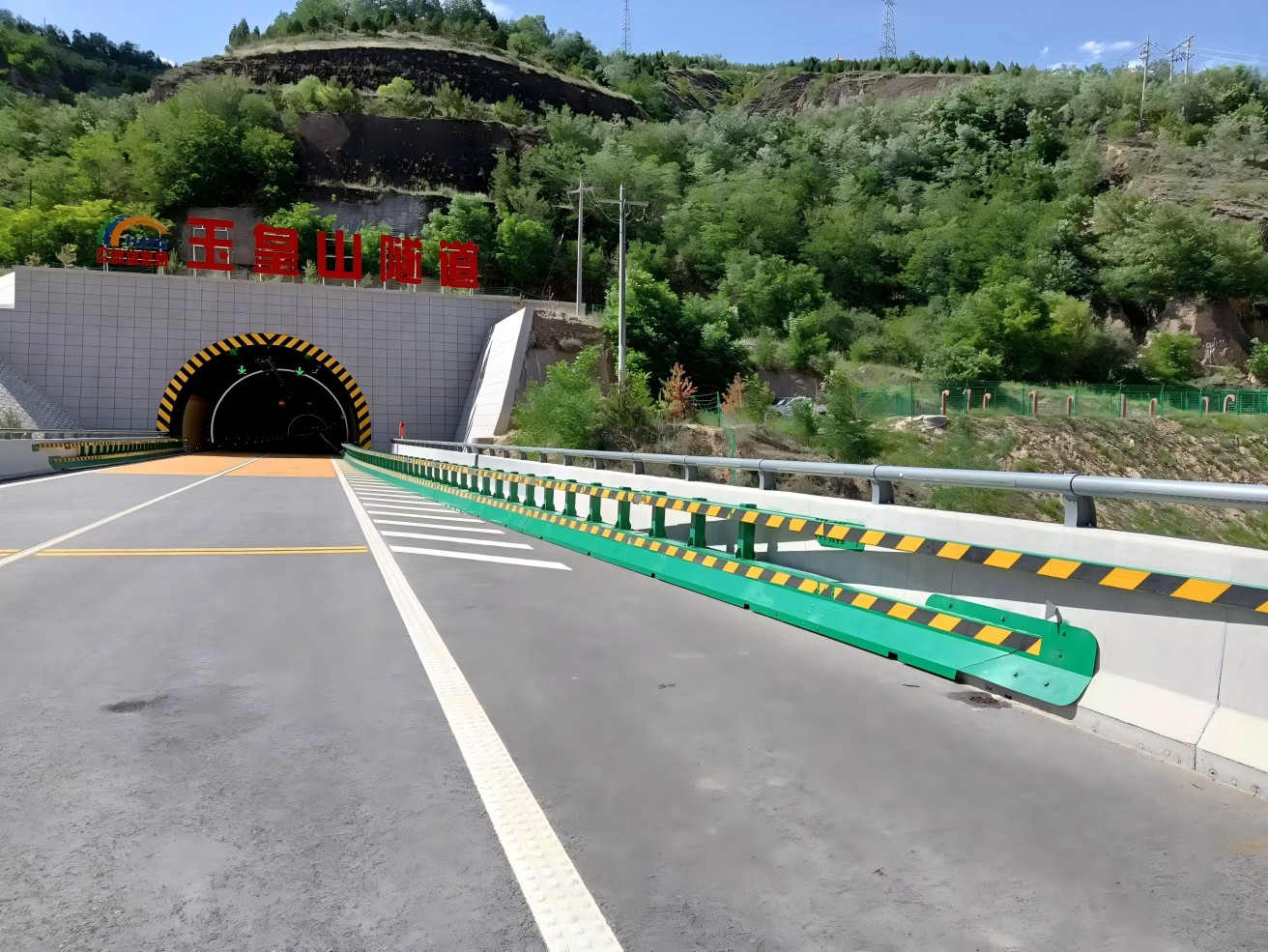 桥梁与隧道口SB级双横梁活动护栏