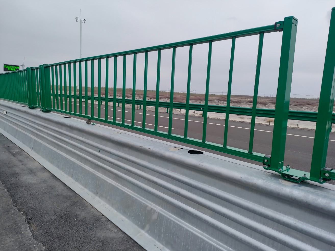 钢制无焊接防眩栅