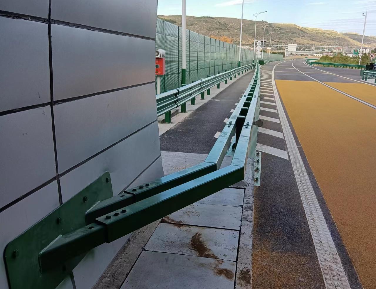 桥梁与隧道口SB级双横梁活动护栏