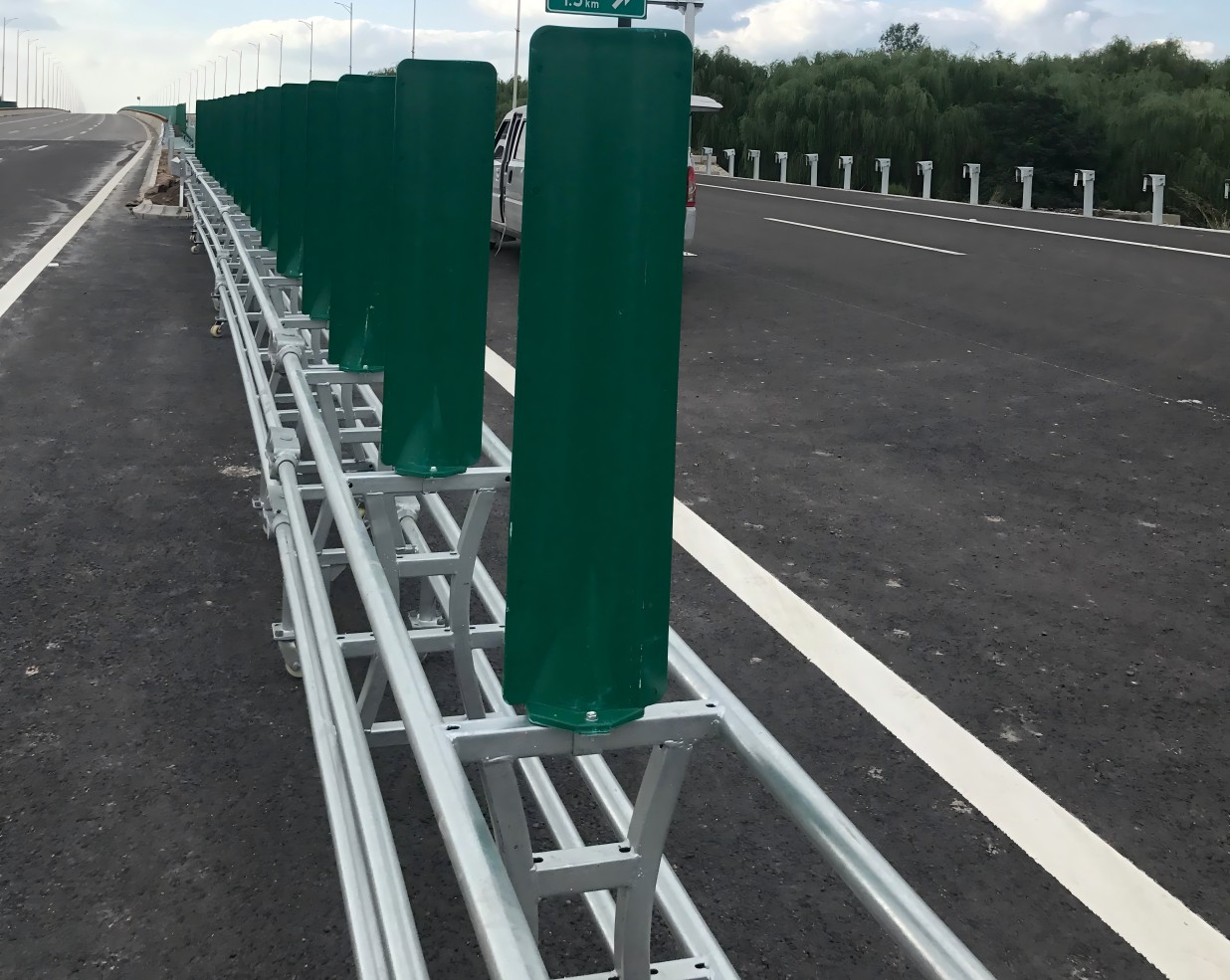 Am级/SB级框架式无预应力活动护栏